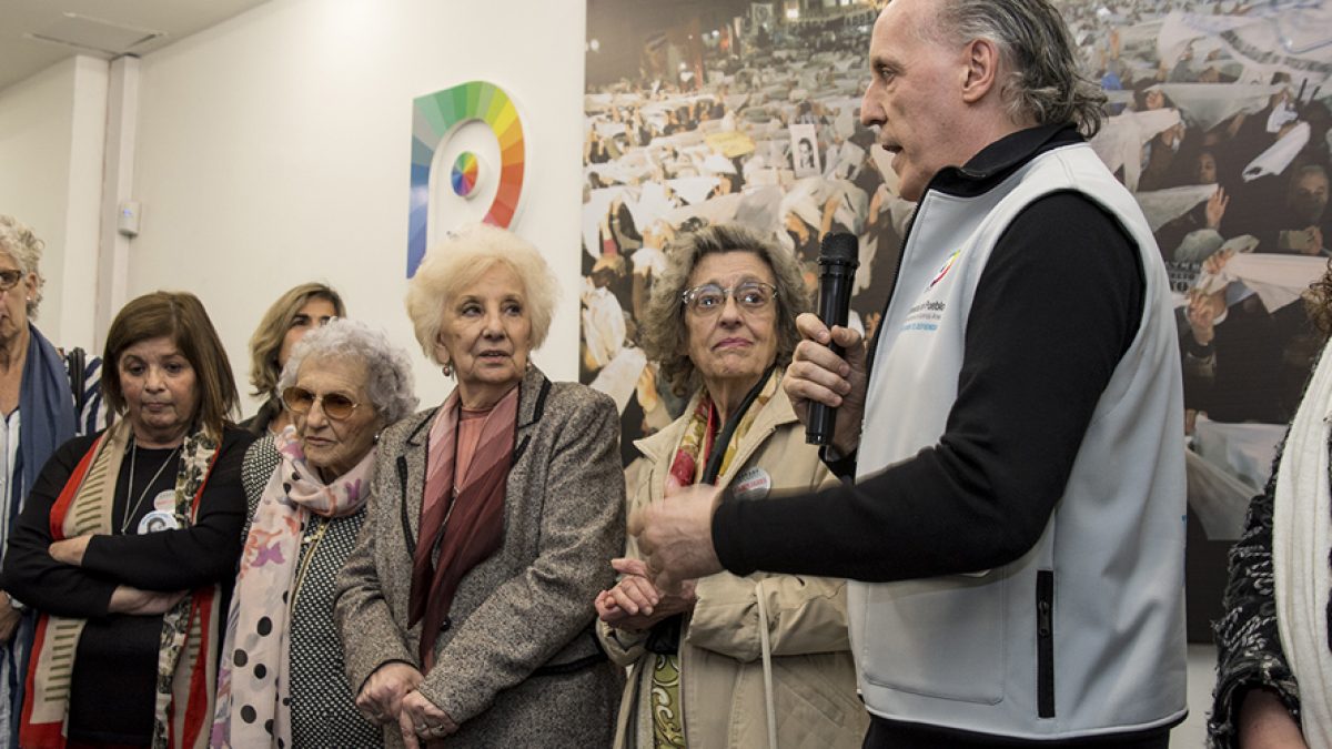 2017-08-07 Inauguracion Estela de  Carlotto alejandro amor(47) (1)