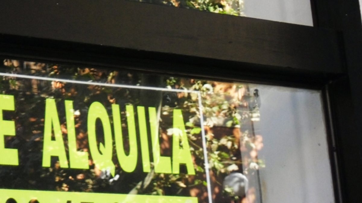 Cartel-de-Se-Alquila-en-la-Calle-Campos